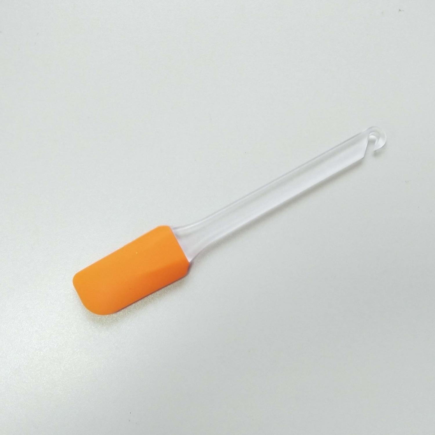 Лопатка силиконовая с пластиковой ручкой, 22*7*3.5 см